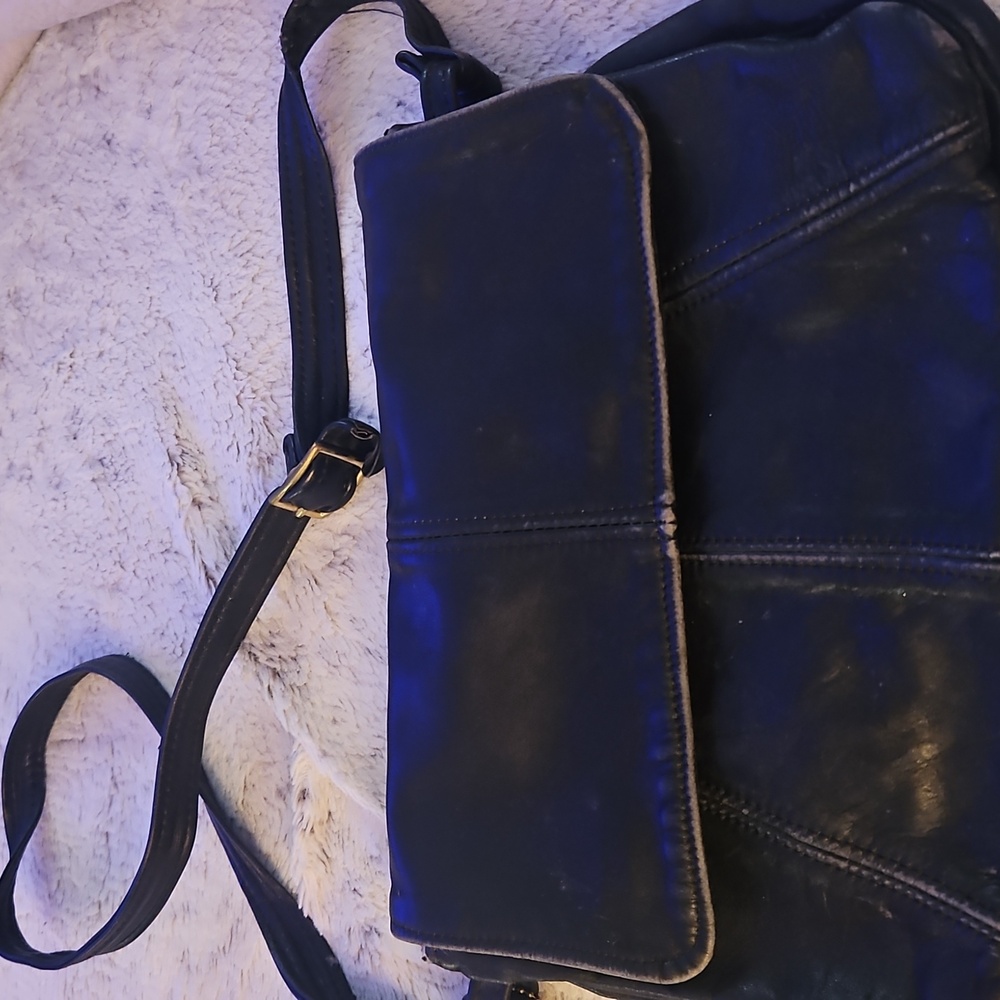 Victoria Rustic Leather Messenger Bag